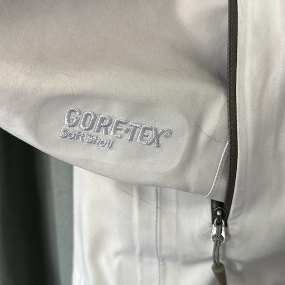 Cloudveil Gore-Tex Softshell - Picture 2 of 16